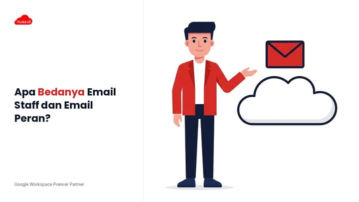 Perbandingan pengelolaan email staff vs email tim pada layar laptop untuk efisiensi bisnis